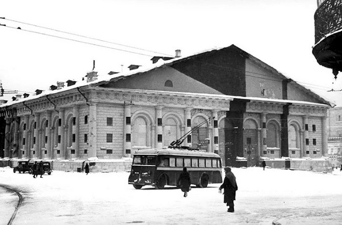 Маскировка здания Манежа в 1941 году