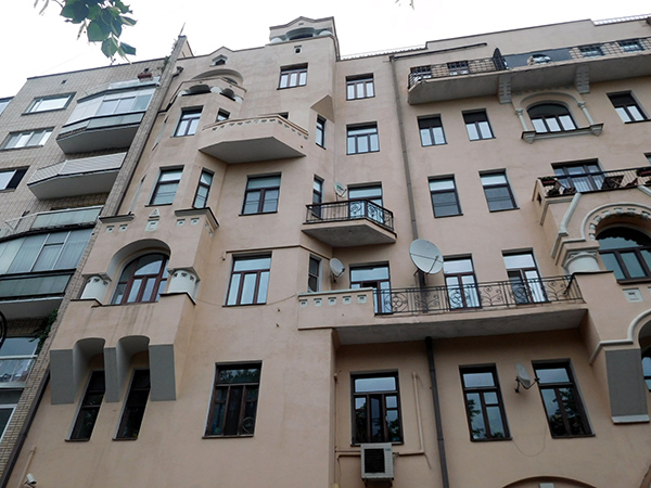 Малая Бронная, 32 в Москве - левое крыло доходного дома