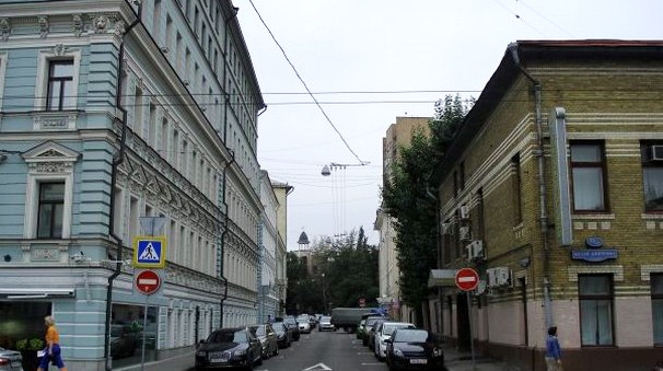 Дегтярный переулок в городе Москве со стороны Малой Дмитровки