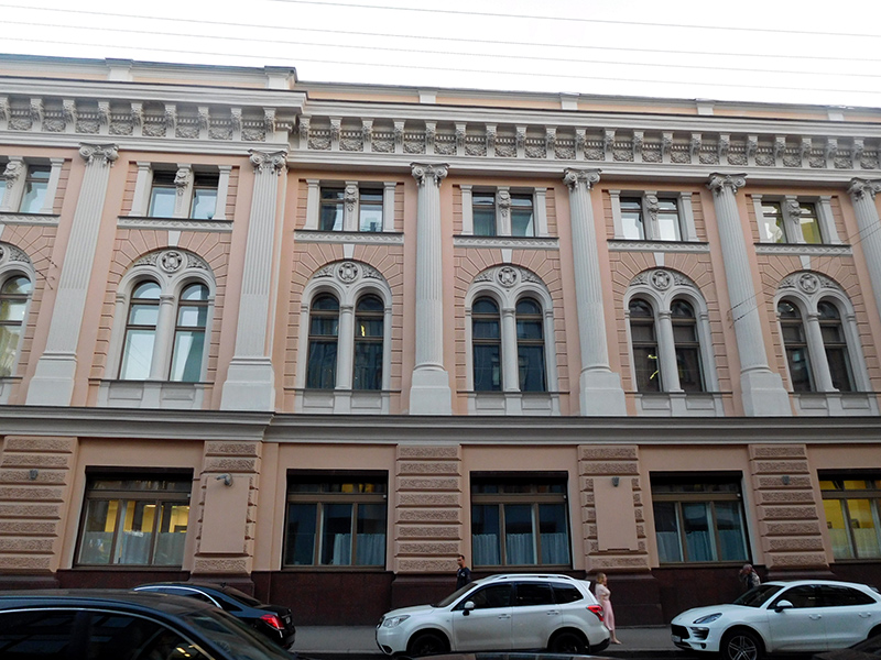 Фото бывшего банка Найденова на Ильинке в Москве