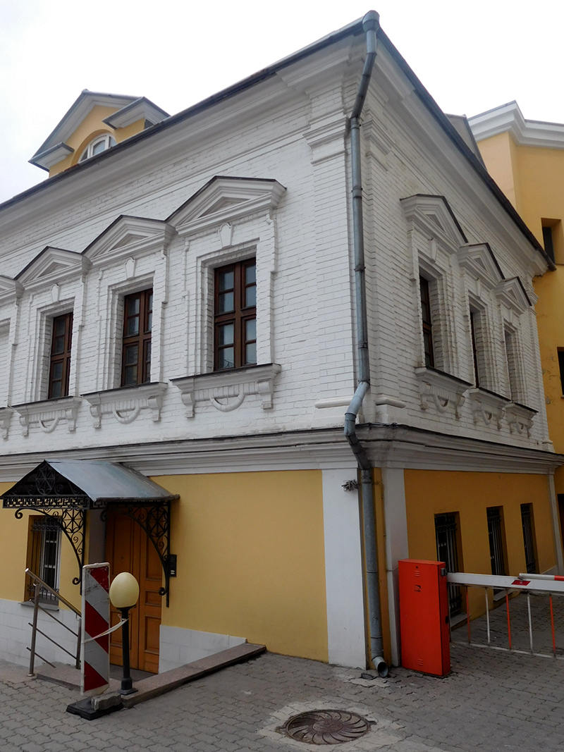 Часть старых палат дома по Большой Полянке, 11 в Москве