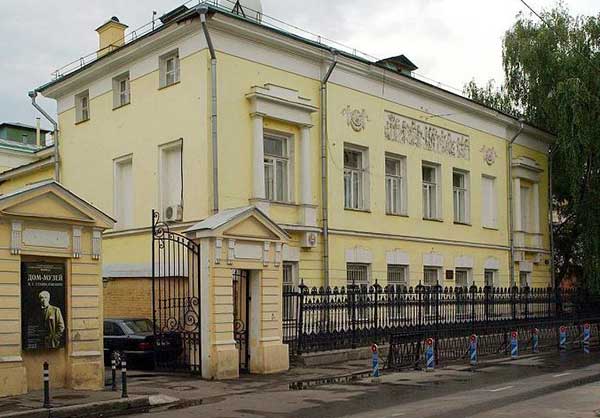 Посольство Греции в доме Волковых-Сорокоумовских в Леонтьевском переулке, 4 в Москве