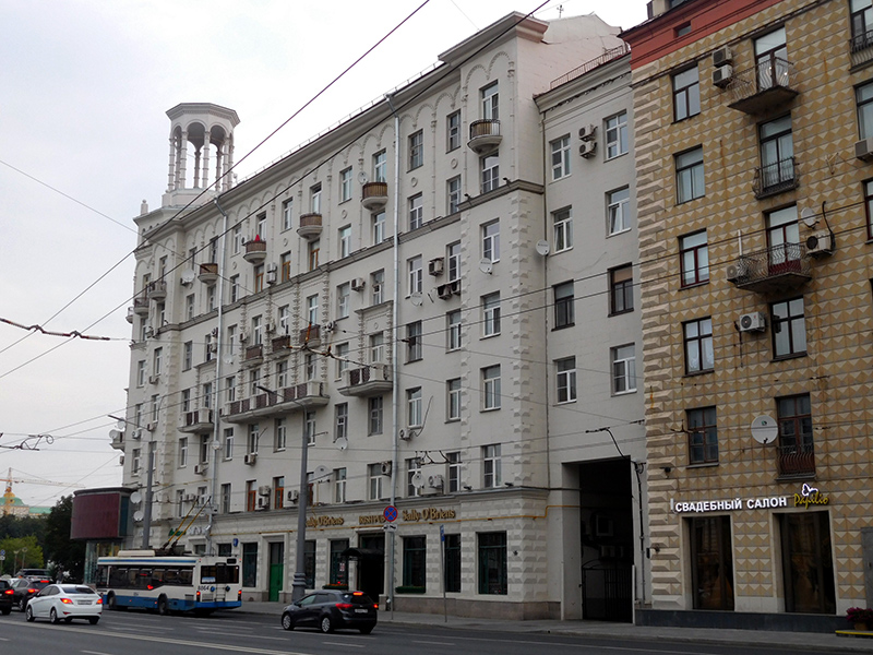 Ул. Большая Полянка, 1 в Москве - центральный фасад