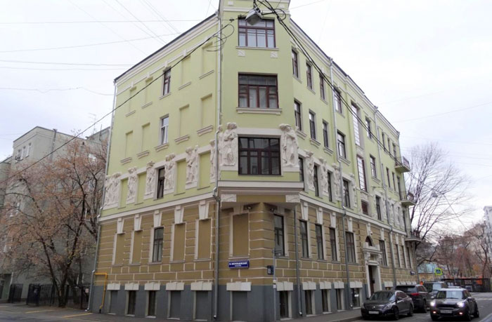 Дом Бройдо в Плотников переулке в Москве сегодня