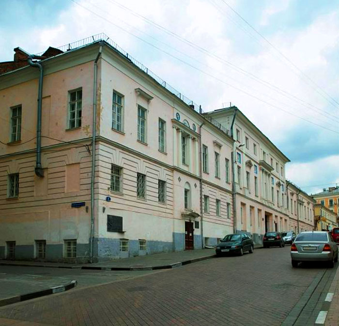 Дом Уварова в Спасоглинищевском переулке в Москве