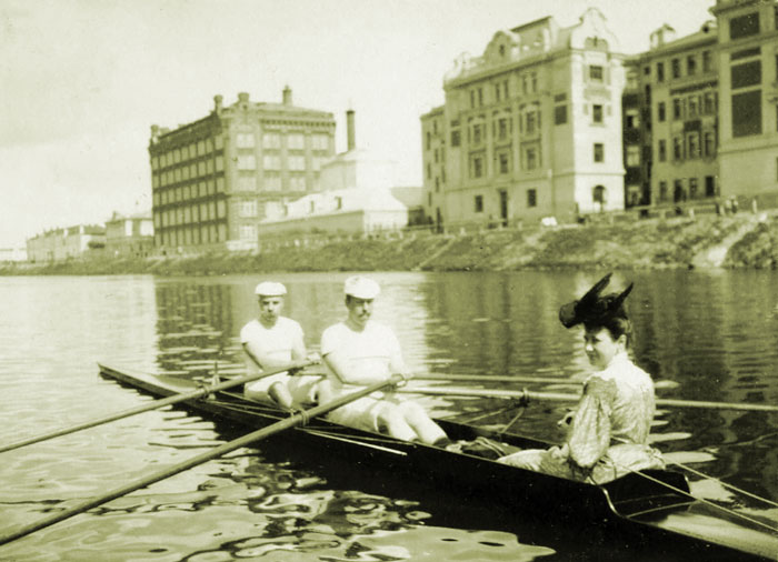 Прогулка на байдарке по Москве-реке (старое фото)