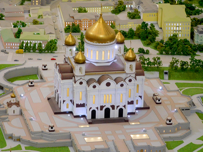 Храм Христа Спасителя на макете Москвы
