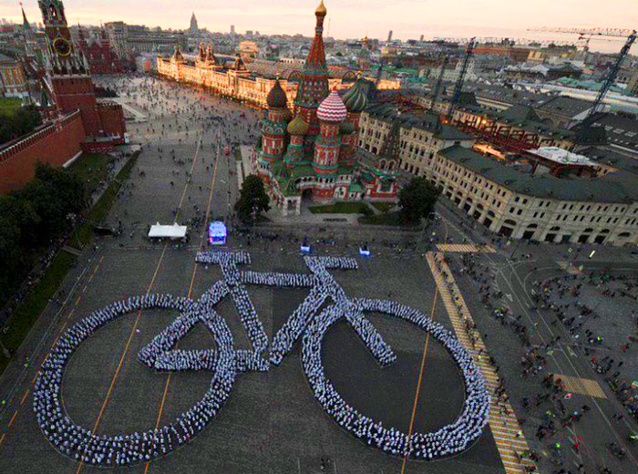 Фигура велосипеда из людей в Москве попала в Книгу рекордов Гиннесса