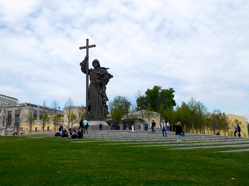 Памятник князю Владимиру в Москве