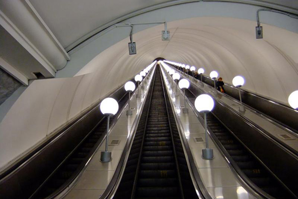 Самый длинный эскалатор в Москве