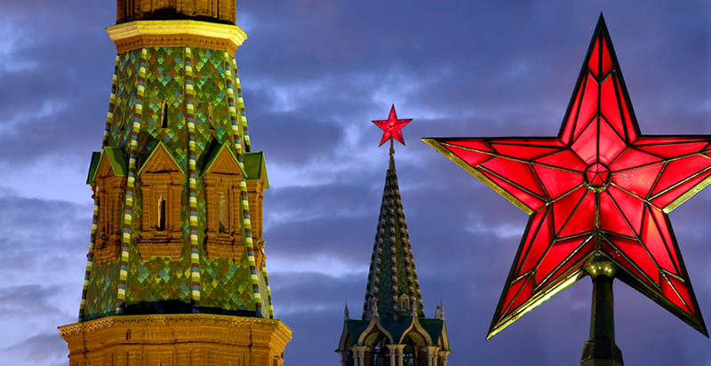 Когда появились рубиновые звезды на башнях московского Кремля