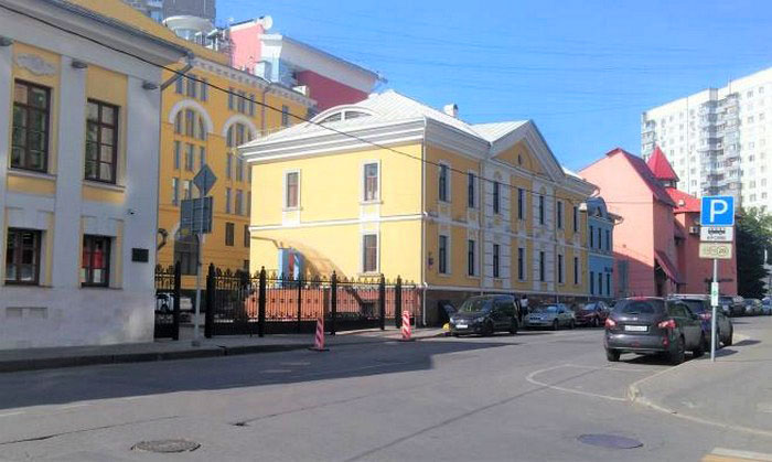 Большая Спасская улица в Москве