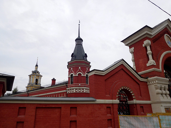 Покровский монастырь в Москве у метро Пролетарская