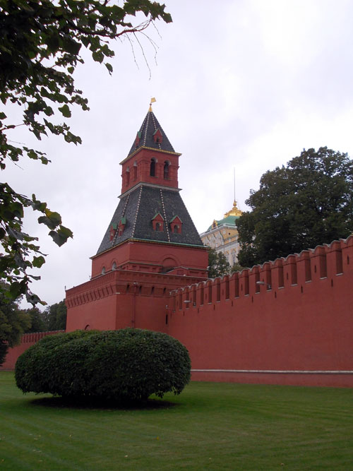 Тайницкая башня московского Кремля