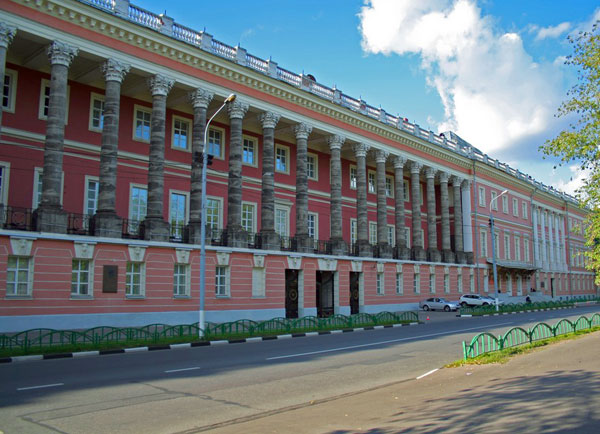 Екатерининский дворец в Лефортово