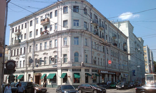 Улица Покровка, дом 15 в Москве - фото