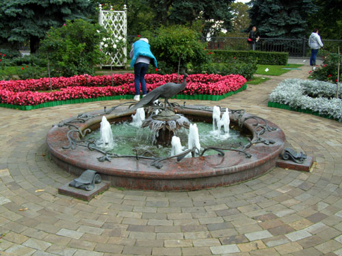 Фонтан в Тайницком саду на территории московского Кремля