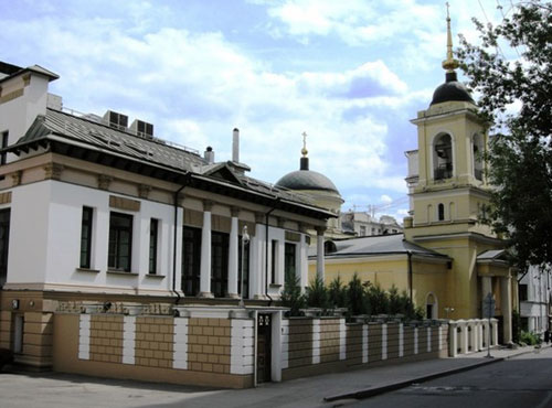 Храм святителей Афанасия и Кирилла на Сивцевом Вражке в Москве