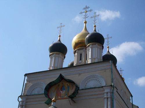 Купола церкви во 2-ом Кожевническом переулке