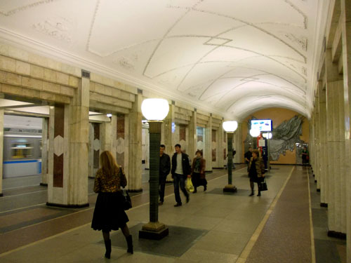 Подземный вестибюль станции метрополитена Семеновская