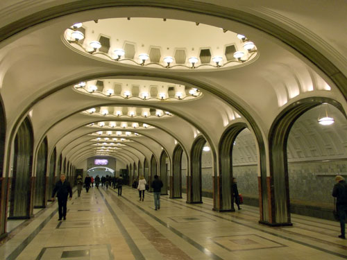 Станция метро Маяковская в Москве