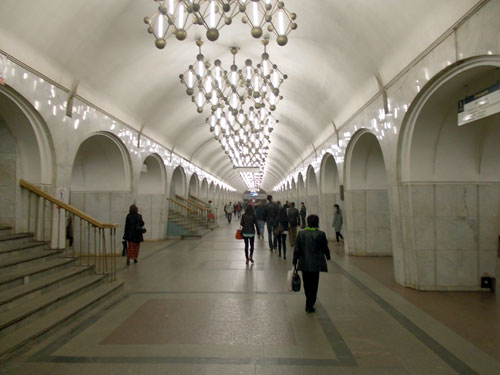 Станция метро Менделеевская в Москве