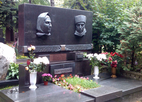 Могила певицы Руслановой Л.А. на Новодевичьем кладбище