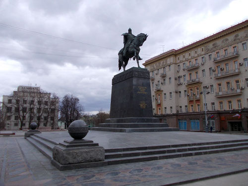 Памятник Юрию Долгорукому в Москве на Тверской площади
