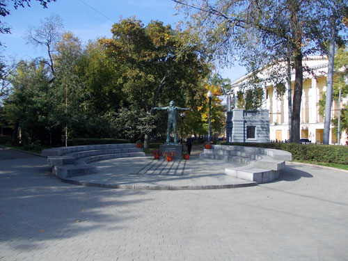 Памятник Владимиру Высоцкому в городе Москве на Страстном бульваре