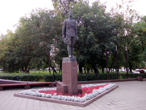 Памятник Виктору Васильевичу Талалихину в Москве