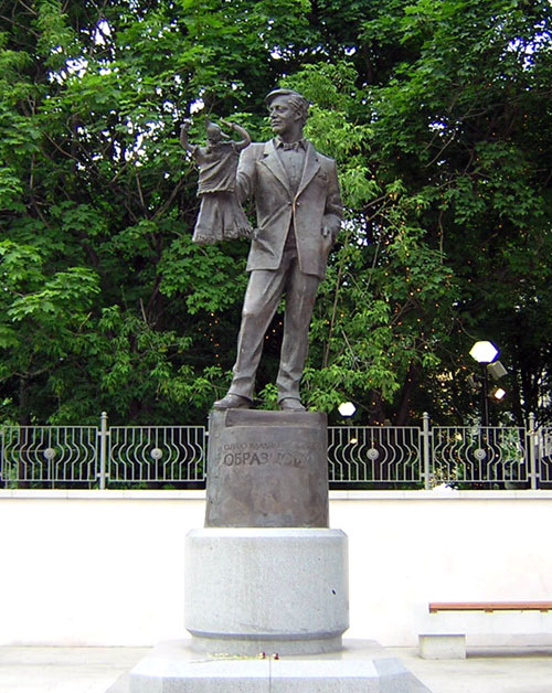 Памятник Образцову в городе Москве на Садовой-Самотечной