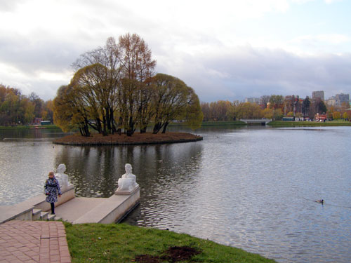 Царицынский пруд в Москве