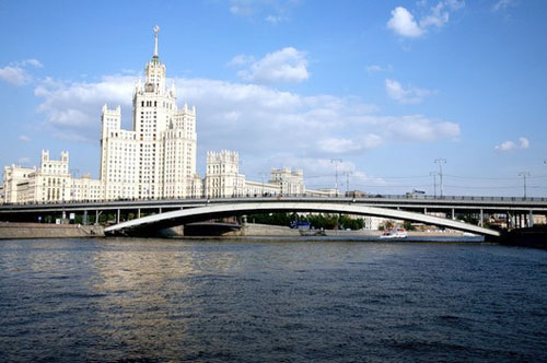 Большой Устьинский мост в Москве