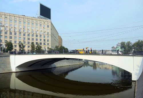 Комиссариатский мост в Москве