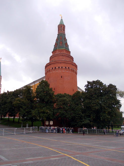 Угловая Арсенальная башня в московском Кремле в Москве