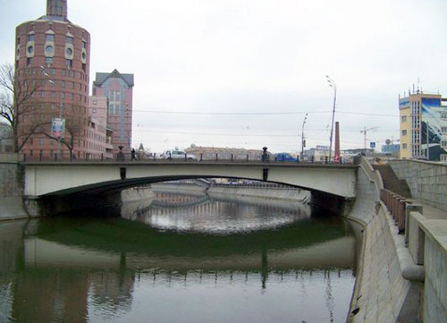 Малый Краснохолмский мост в Москве