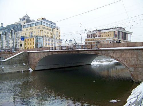 Малый Москворецкий мост в Москве