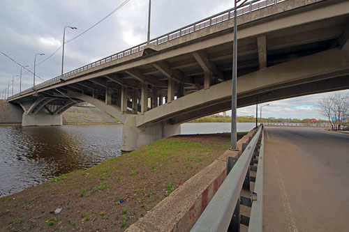 Спасский мост на МКАД в Москве