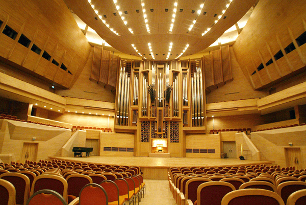 Где можно послушать органную музыку в городе Москве