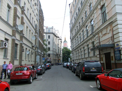 Кривоколенный переулок в Москве