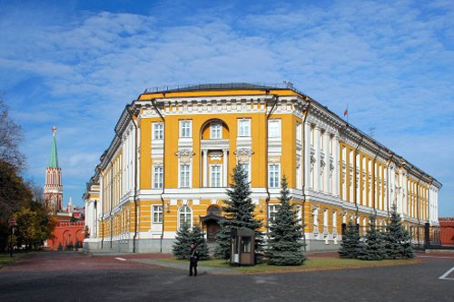Сенатская площадь Кремля в Москве