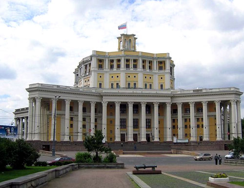 Суворовская площадь в Москве