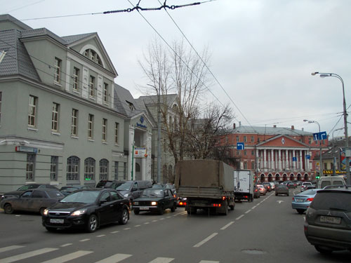 Новая Басманная улица в Москве