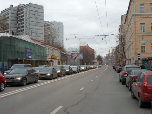 Старая Басманная улица в Москве