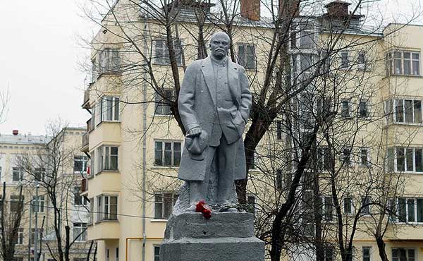 Памятник Ленину в Дангауэровке